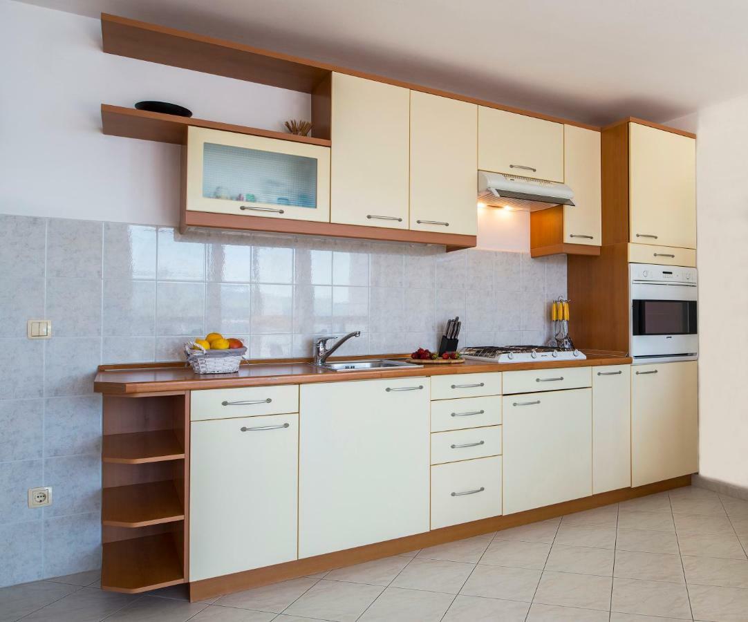Lily Apartment Rabac Exterior foto